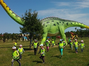 2018-05-18 Wycieczka do Wrzosowa do Parku Dinozaurów / motylki0083.jpg