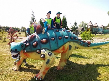 2018-05-18 Wycieczka do Wrzosowa do Parku Dinozaurów / motylki0116.jpg